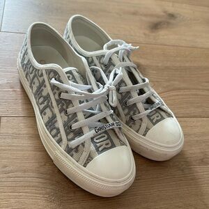 Dior sneakers size 38!
